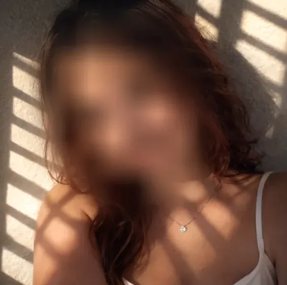 Ayse, 23