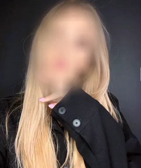 Elena, 24