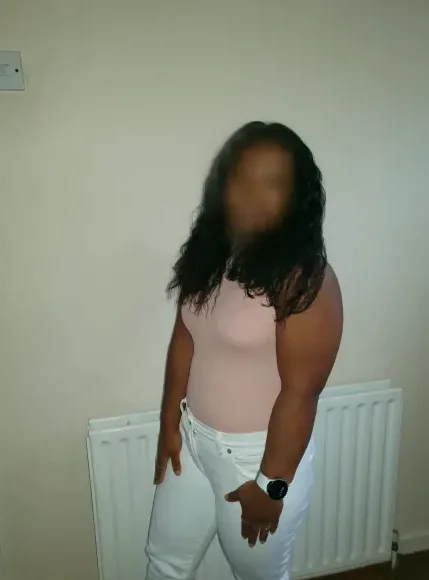 Elisa, 24