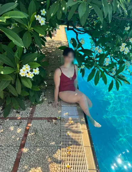 Greta, 33