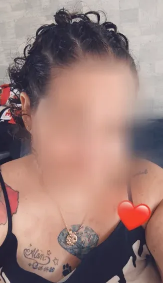 Laura, 40