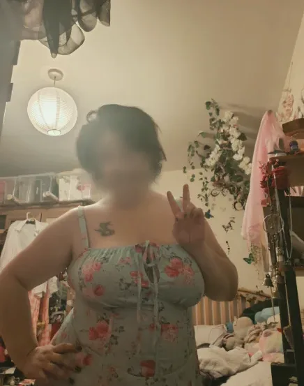 Nicole, 39