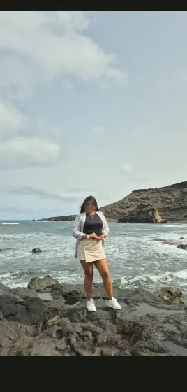 Nina, 36