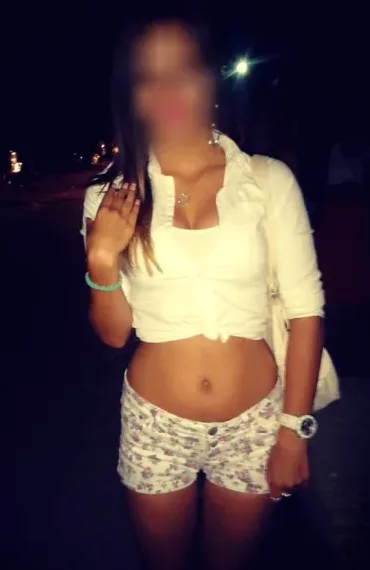 Nina, 27